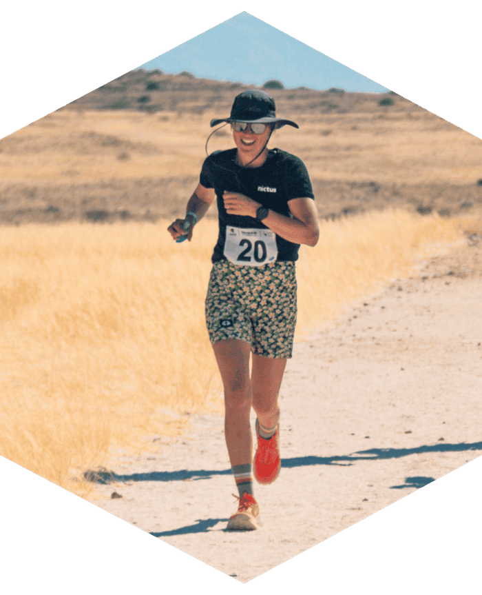 Elze Eigelaar running the Brandberg Backyard Ultra