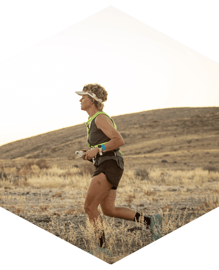Jana van Dyk running the Brandberg Backyard Ultra